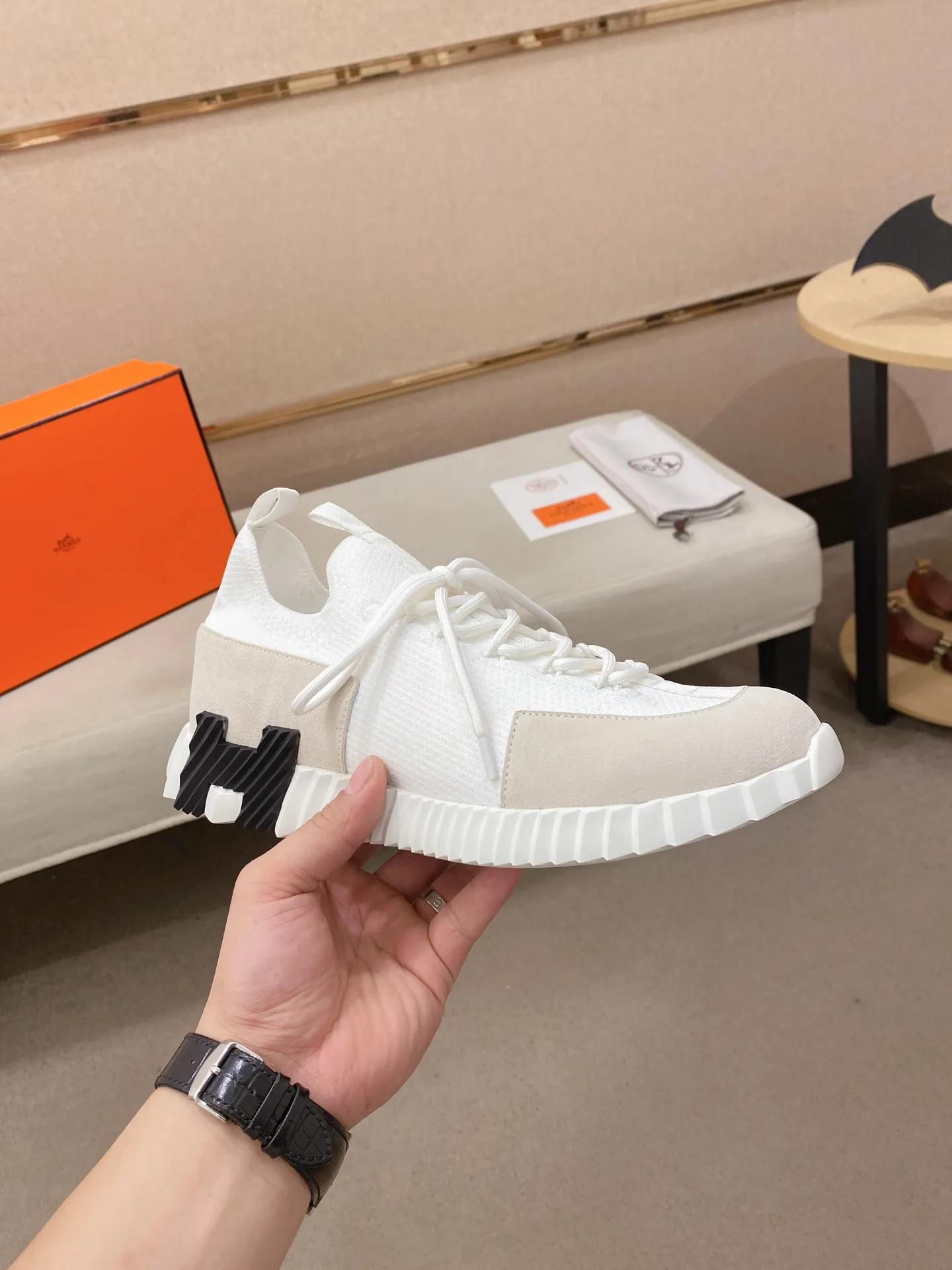 Men's clothing and shoes💰: 620💰《HERMES》【Classic Original Version】Hermès; Top 🔝 Purchasing Agency 🔍🔍Men's latest 🇺🇸 counters are on sale simultaneously, original imported from Italy ▲▲Silk cowhide with breathable fabric ▲▲ (high-end and expensive Qi·Grade) Exquisite workmanship (Italian 🇮🇹Imported water-dyed 🐂cowhide lining) Sole: Original sole provided by the original factory, ⚠️Exclusive double-layer activity·TPR·Rubber·Combined molded outsole; Super·comfortable·wear-resistant·non-slip·environmental protection The real thing is more beautiful if you take the real thing (high quality, follow the order), you can enter and exit the counter at will * Number of yards: 38·39·40·41·42·43·44# (can be customized 45.)